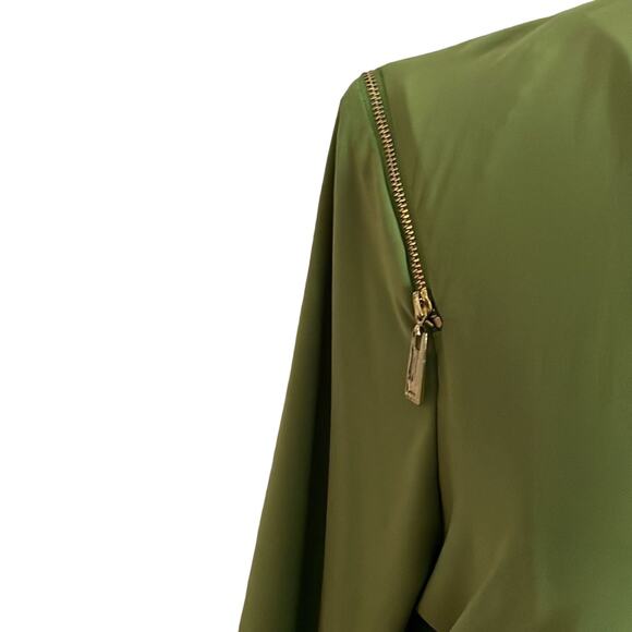 Women’s Chaus of NY XL top Green w/Gold Zipper Shoulder Accent V Neckline Roomy - Picture 2 of 7